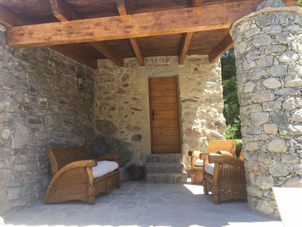Hostal U Fragnu Omessa Exterior foto
